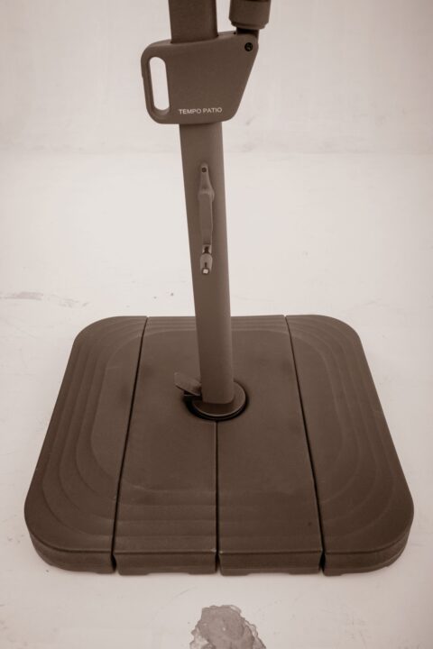 Geneva EZ Lift umbrella crank mechanism detail.