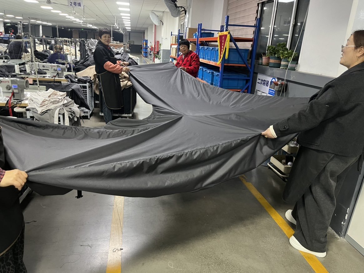 Quality inspection of furniture covers during production