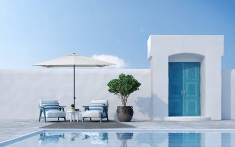 Tempo Lyon umbrella in an outdoor poolside setting