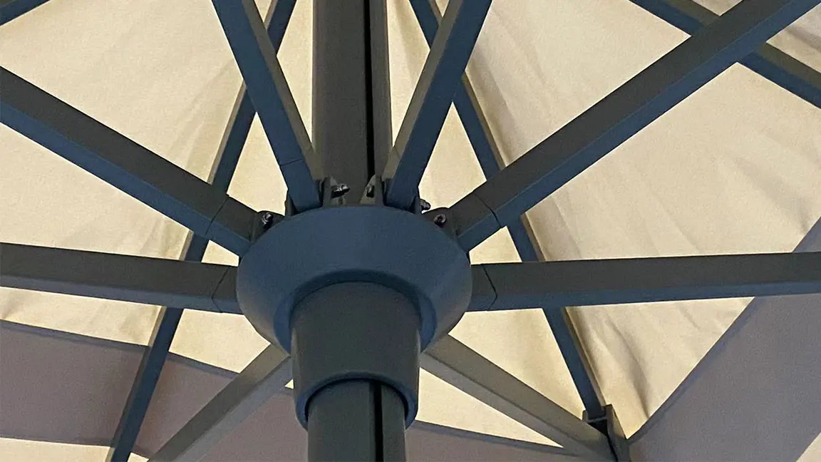 Engineered for extreme conditions: T60 4×4m cantilever umbrella, certified by TÜV Rheinland wind test in Munich.