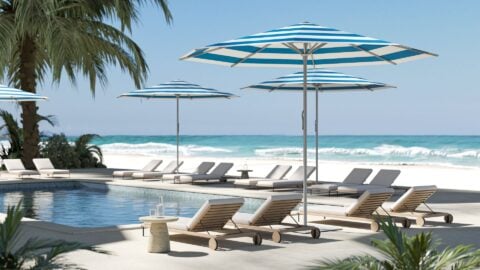 Roma outdoor umbrella in use