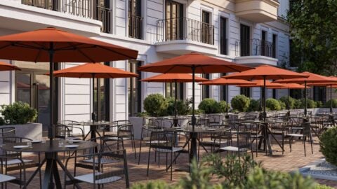 Strada Flex outdoor umbrella in use