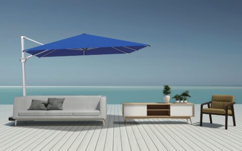 Tempo Tevere cantilever umbrella in an outdoor setting